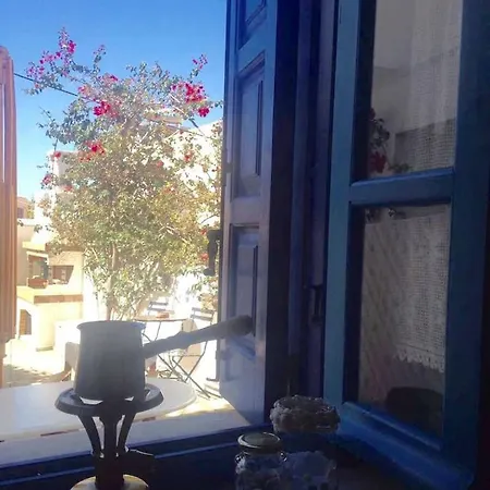 Traditional Two Story House In Galanado Naxos Vakantiehuis